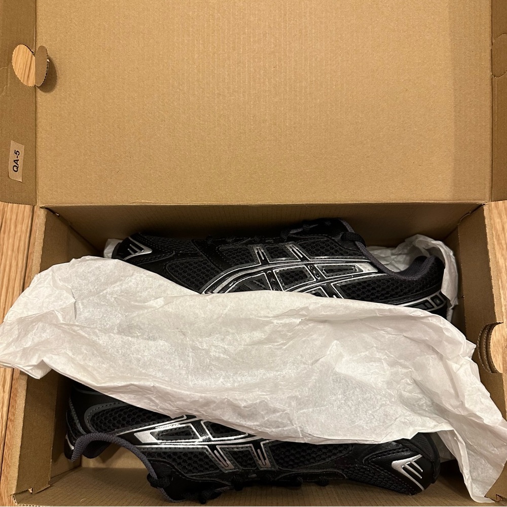 ASICS - Picture 3 of 7
